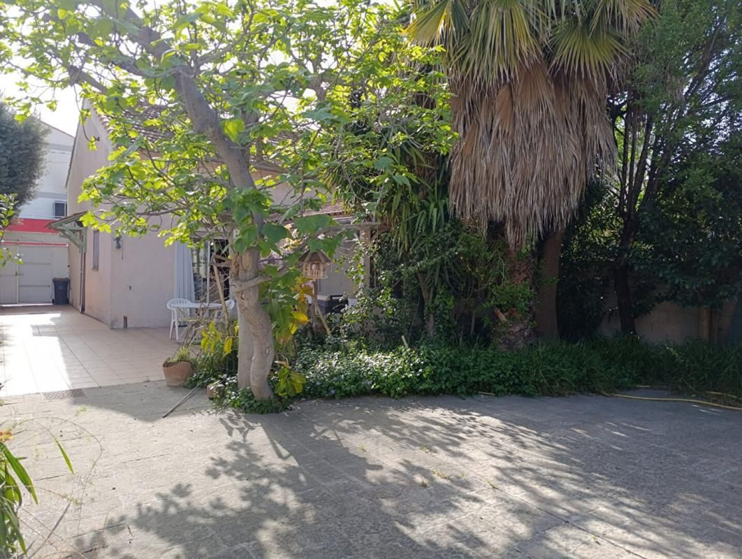 MARSEILLE-9E-ARRONDISSEMENT Maison + Dépendance et Jardin - 9 pièce(s) 178 m2 2