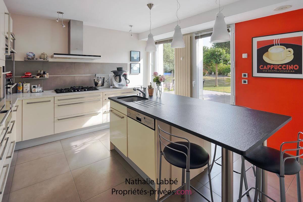 PORNIC Maison Pornic /Ste Marie 7 pièce(s) 233 m2 avec piscine - Garage - Préau Fermé 4