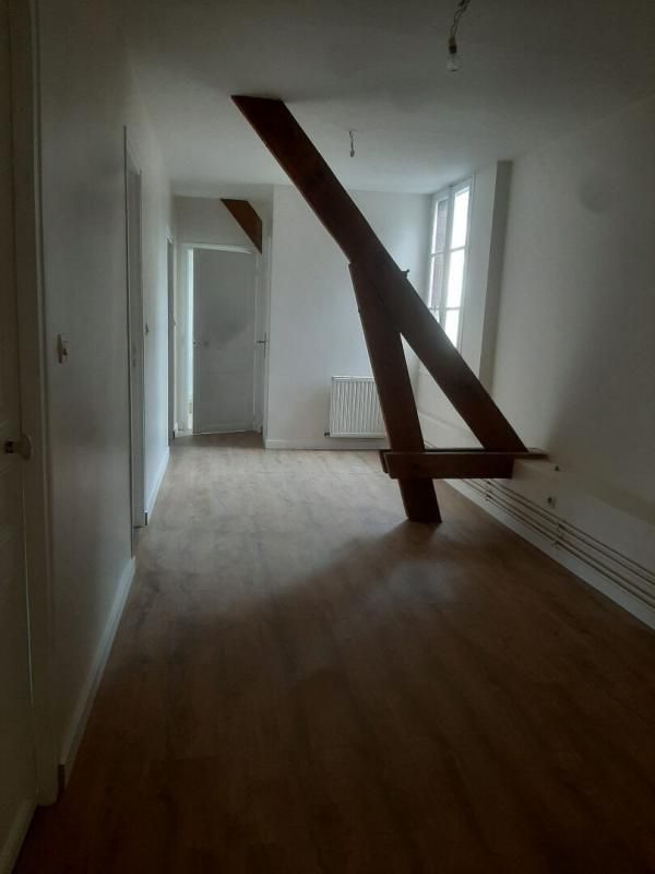 NOYON IMMEUBLE MIXTE 4