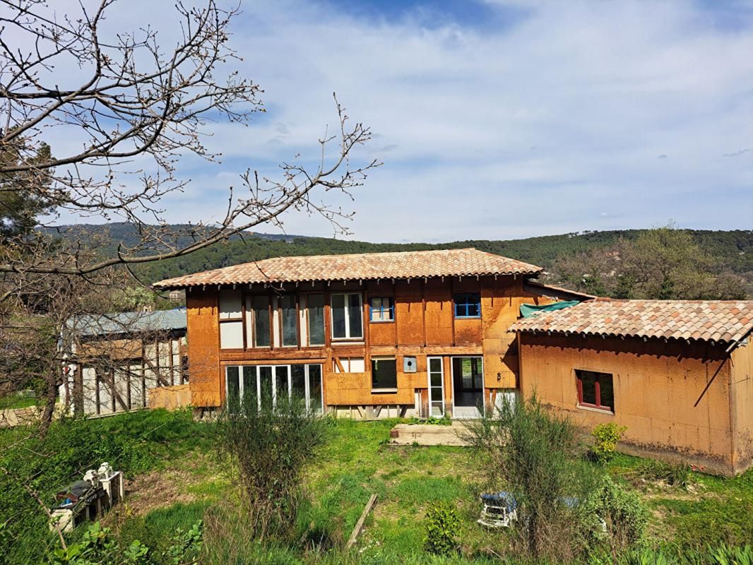 Maison Figanieres 6 pièce(s) 195 m2