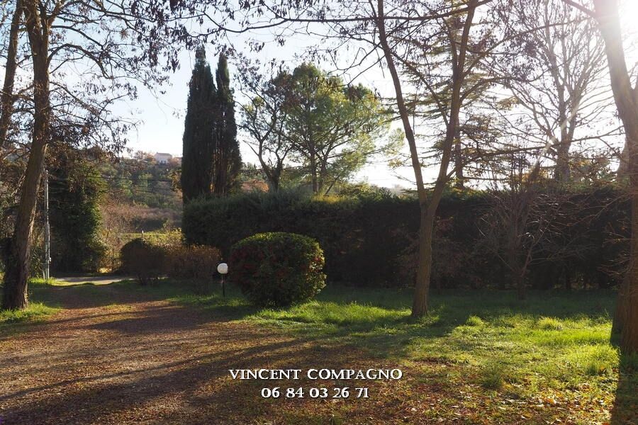 VALENSOLE Maison 6 pièces, 4 chambres 4