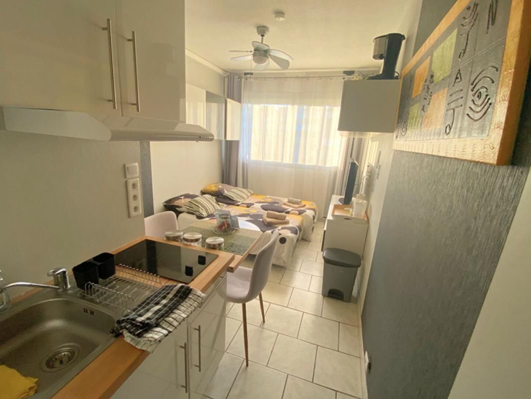 BALARUC-LES-BAINS Appartement Balaruc Les Bains 1 pièce(s) 18 m2 3
