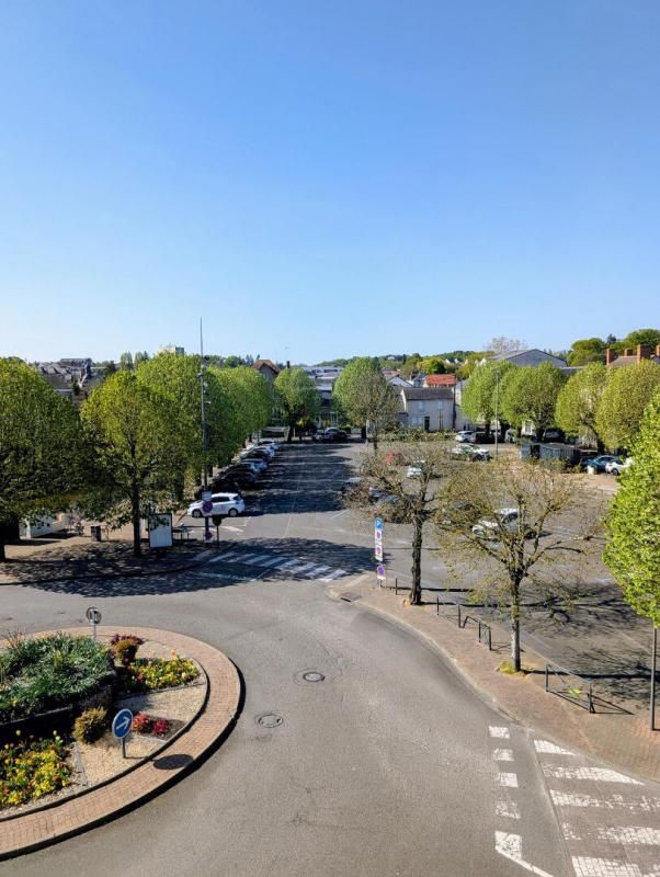 SABLE-SUR-SARTHE EXCLUSIVITE - Murs commercial - loué - 8 pièces de 149 m² 3