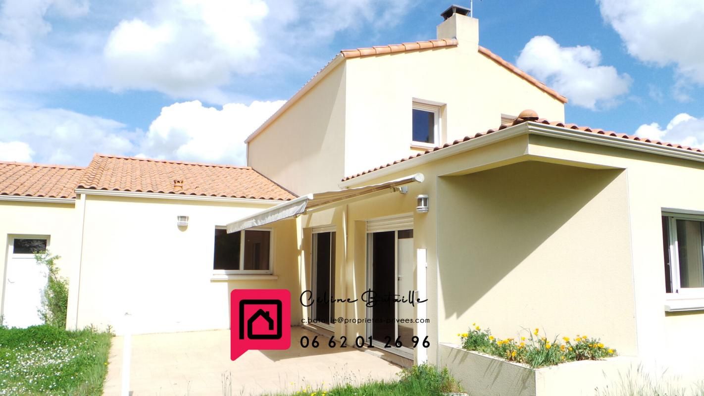 Maison Challans 7 pièces 156 m2 + garage et préau
