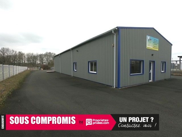 Local commercial  222m2   49290  Saint Laurent De La Plaine