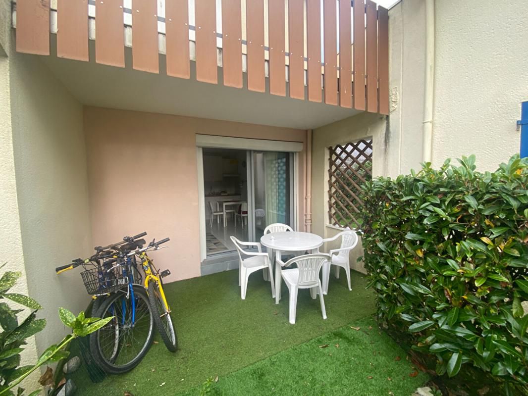 LE POULIGUEN CÖTE SAUVAGE - STUDIO AVEC SA TERRASSE ET SON STATIONNEMENT