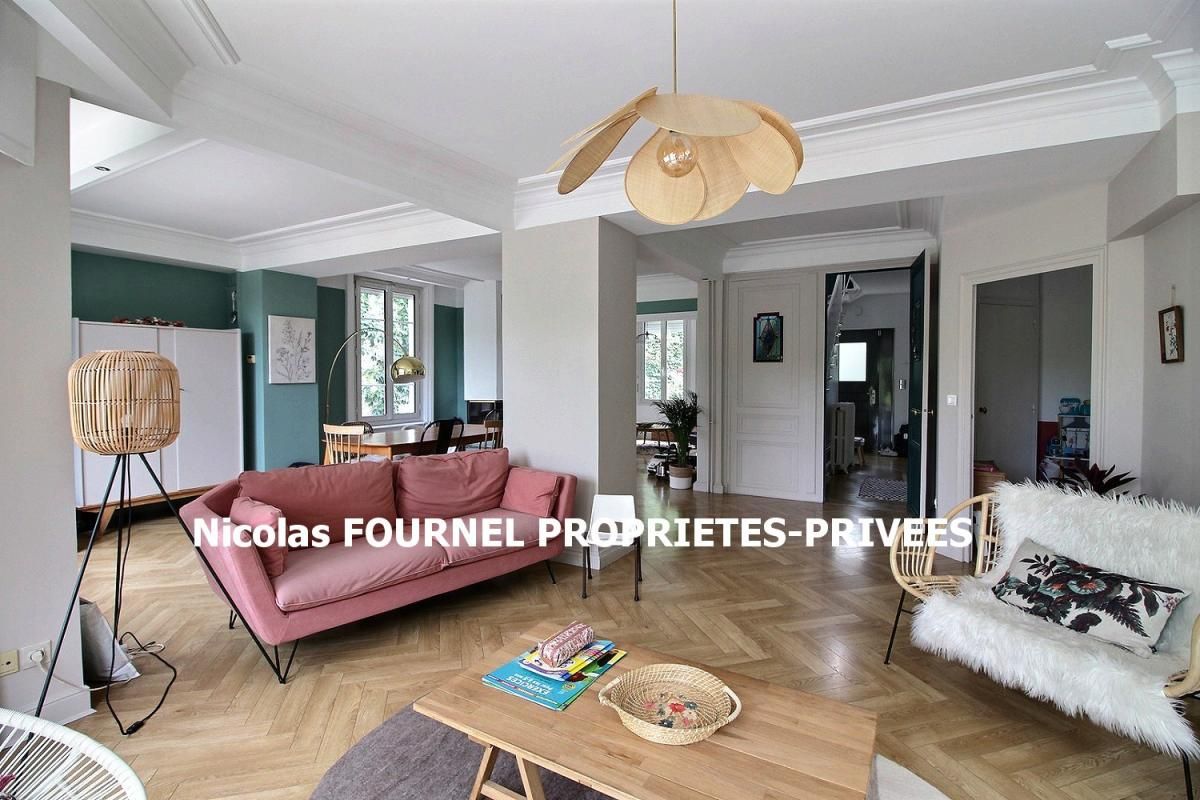 SAINT-ETIENNE Saint Etienne maison de Maître de 275 m² 5 chambres, avec piscine, dépendance et carport sur 1900m² de terrain 4