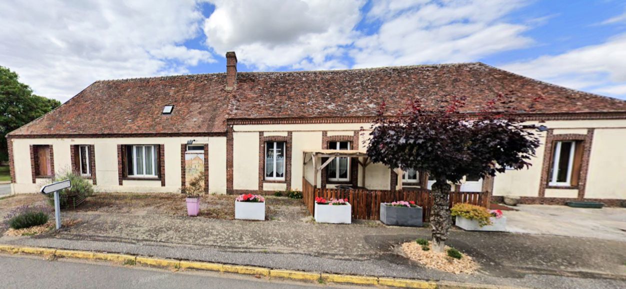 Maison à rénover de 160 m2 10 min de BROU