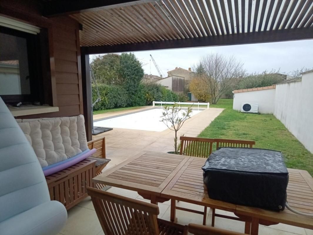 SAINT-ANDRE-DE-CUBZAC A VENDRE MAISON - 33240 SAINT-ANDRE-DE-CUBZAC - 6 pièces 130 m² 4