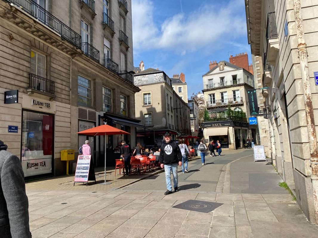 NANTES 44000 NANTES - BAIL A CEDER , LOCAL COMMERCIAL 35 m² 2