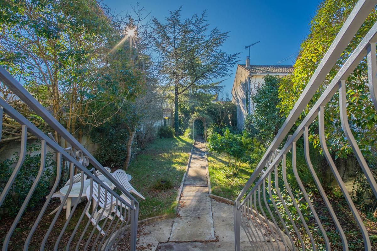 ANGOULEME Maison 5 pièces au calme et proche du centre d'Angoulême 2