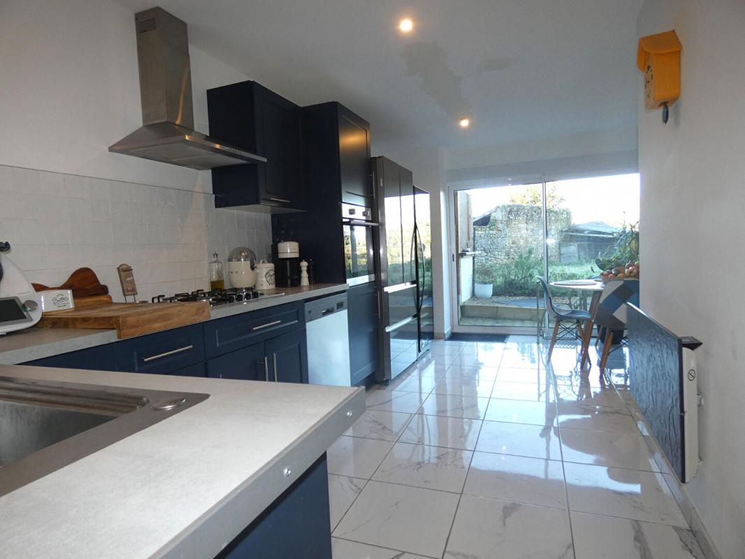 Maison Hautefort 114 m2 / 3 chambres / garage / terrasse