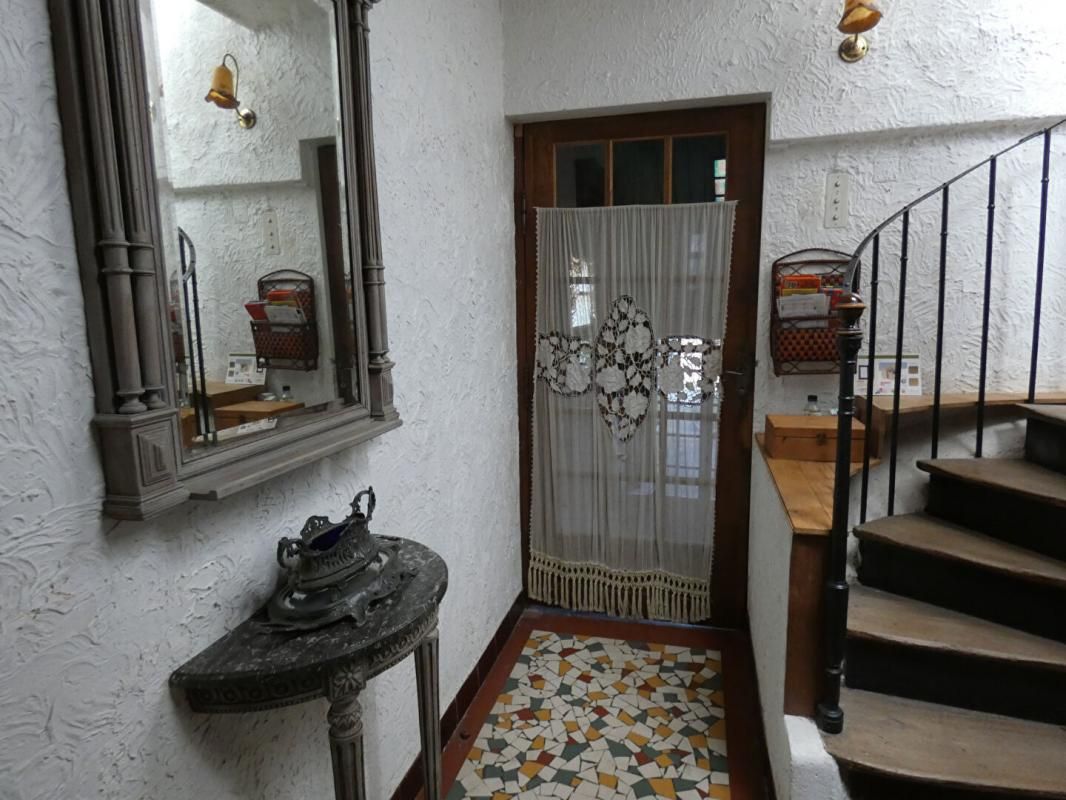 IVRY-LA-BATAILLE Maison Ivry La Bataille 7 pièces 220 m2 + maison d'amis 2
