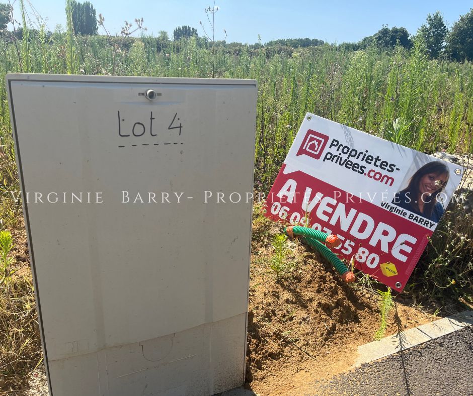 TONNAY-CHARENTE TERRAIN A BATIR DE 579 M² VIABILISE 2