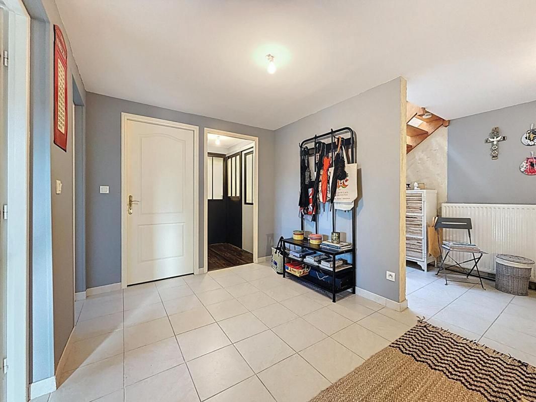 PONT-SAINTE-MAXENCE Appartement Pont Ste Maxence 4 pièce(s) 120 m2 2