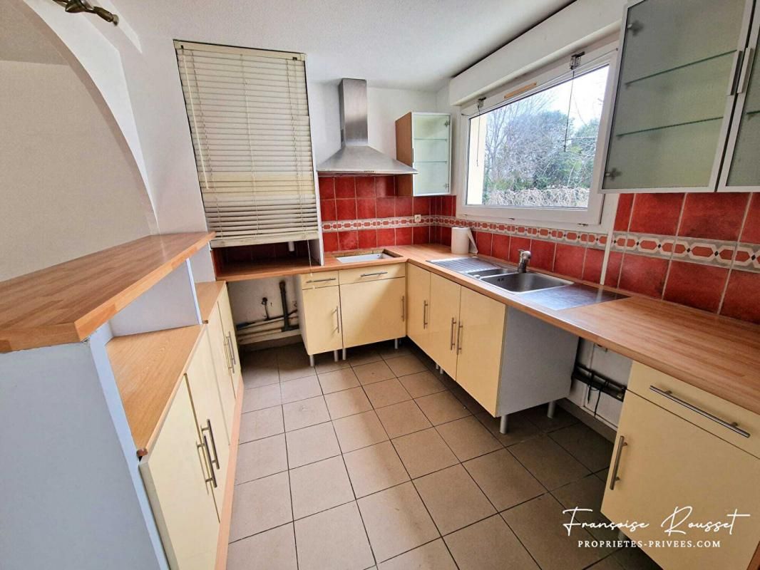 NIMES Appartement  58M² + Garage 4