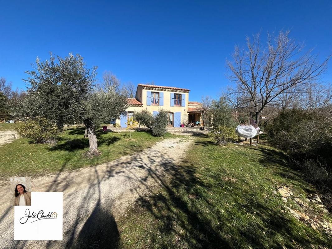 FIGANIERES EXCEPTIONNELLE MAISON FAMILIALE NICHÉE EN HAUTEUR AVEC PISCINE 2