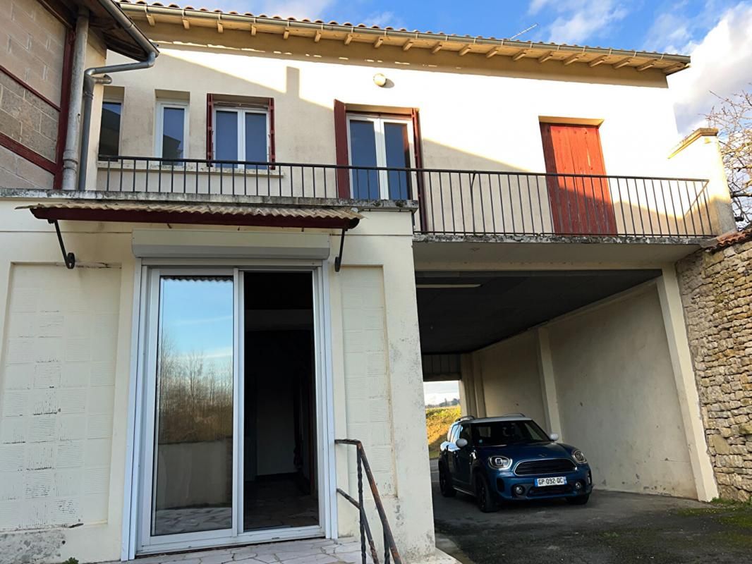 SAINT-MAIXENT-L'ECOLE Maison Saint Maixent L Ecole 9 pièce(s) 180 m2 2