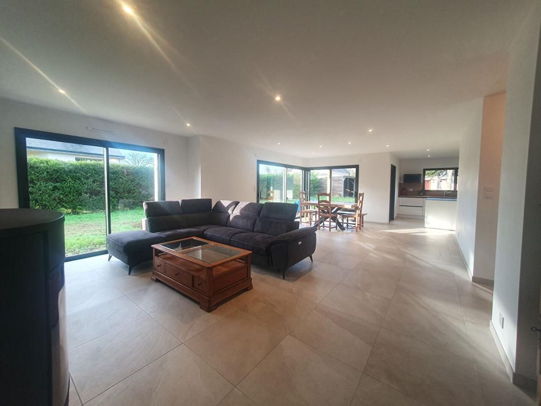 BAUD Belle maison contemporaine toute neuve de plain-pied 375 000 2