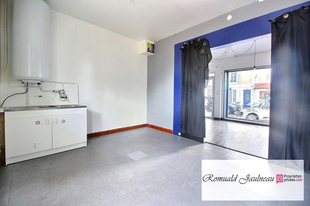 Local commercial 30 m² à BONNEVAL