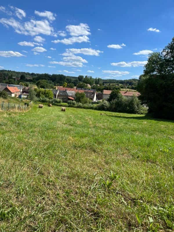 NOYON Terrain constructible : surface de 2983 m2 2