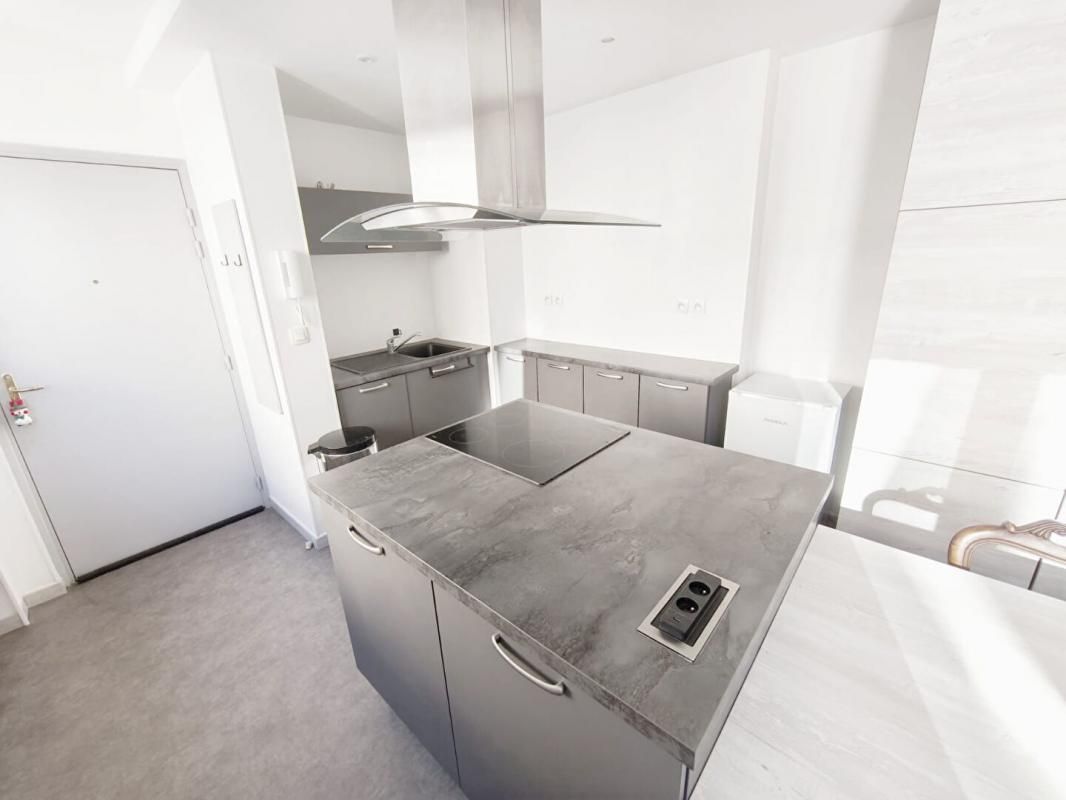 OULLINS Appartement Oullins Pierre Benite 2 pièce(s) 51 m2 4