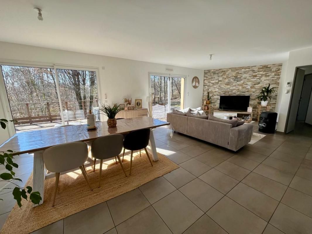 CHATEAU-L'EVEQUE Maison récente Château L'Evêque 105 m2 4