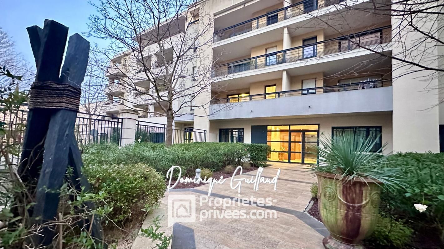 NIMES Nîmes-T2-Terrasse-Garage-Jardin de la Fontaine-Jean Jaurès 1