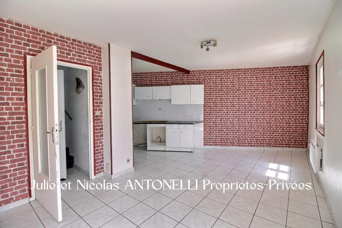 SAINT-DIDIER-EN-VELAY SAINT DIDIER EN VELAY (43140) Maison de ville 70m² 3 chambres, garage 3