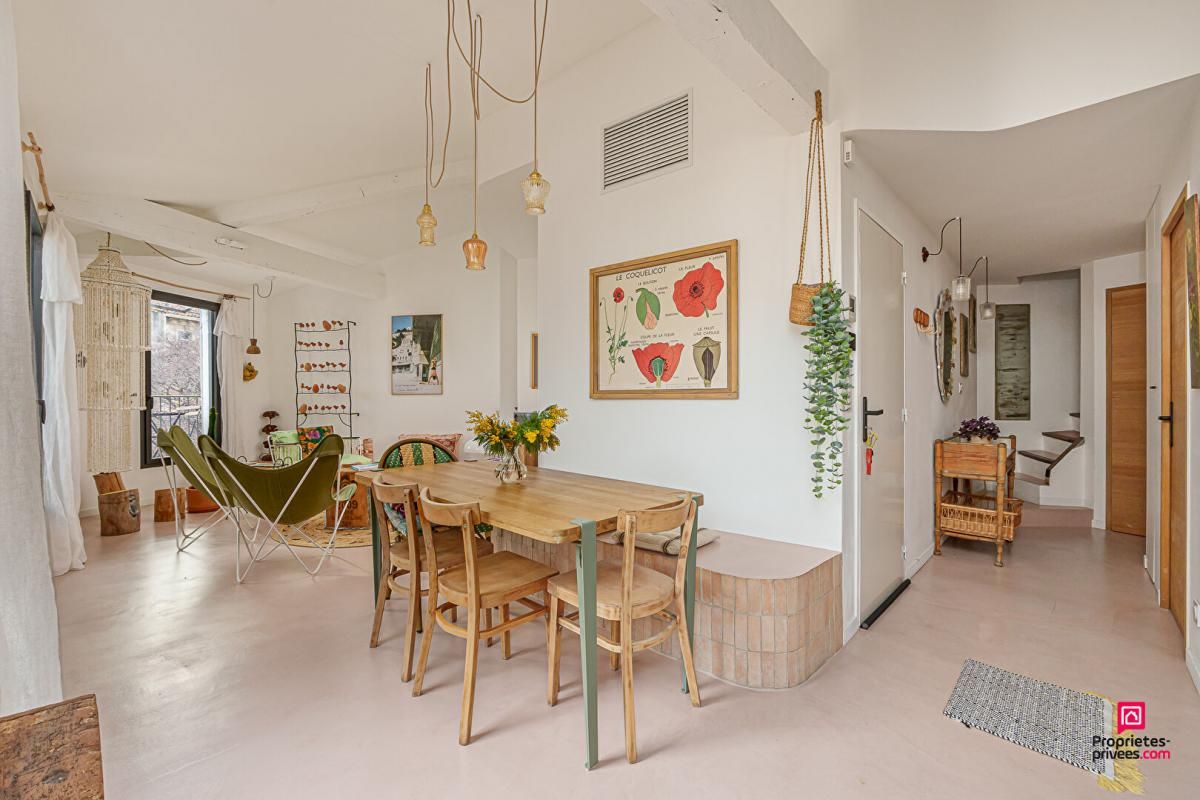 MARSEILLE-6E-ARRONDISSEMENT Appartement Marseille 4 pièce(s) 75 m2 avec extérieur 2