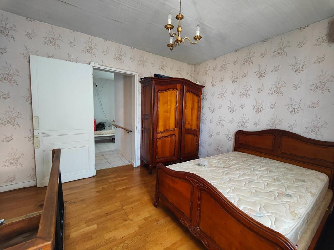 COULOUNIEIX-CHAMIERS Maison  4 pièces 99 m2 4