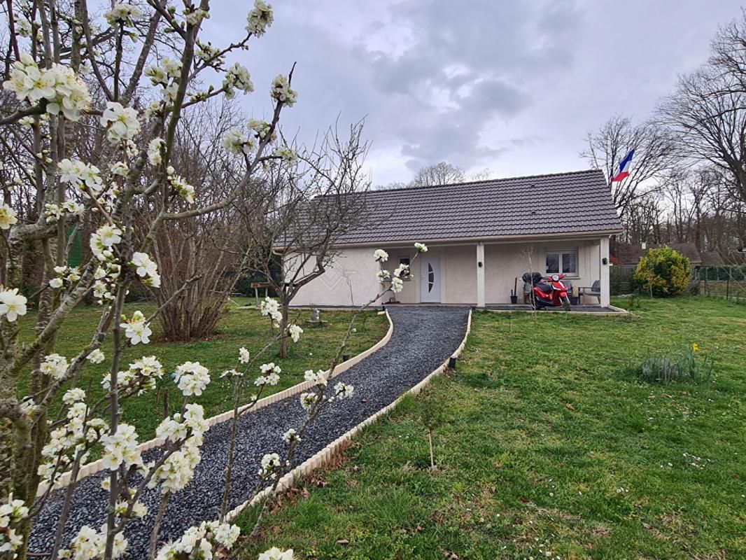AUBEVOYE Venables - Au calme dans un très bel environnement  - Maison récente de plain pied sans travaux  sur 1.250 m2 de terrain plat - Prix : 254.000 4