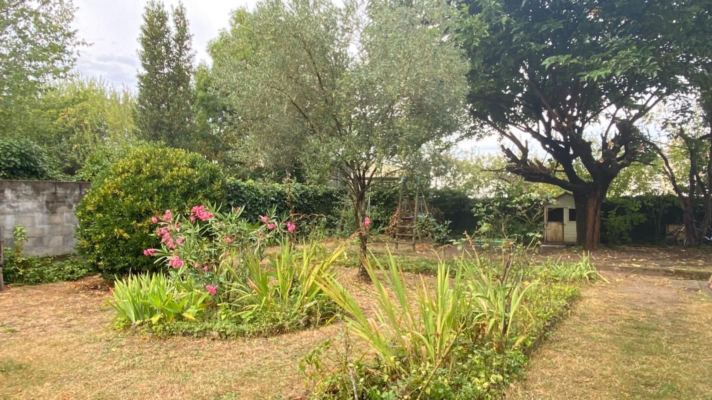 CENON Maison familiale 4 chambres avec grand jardin 2