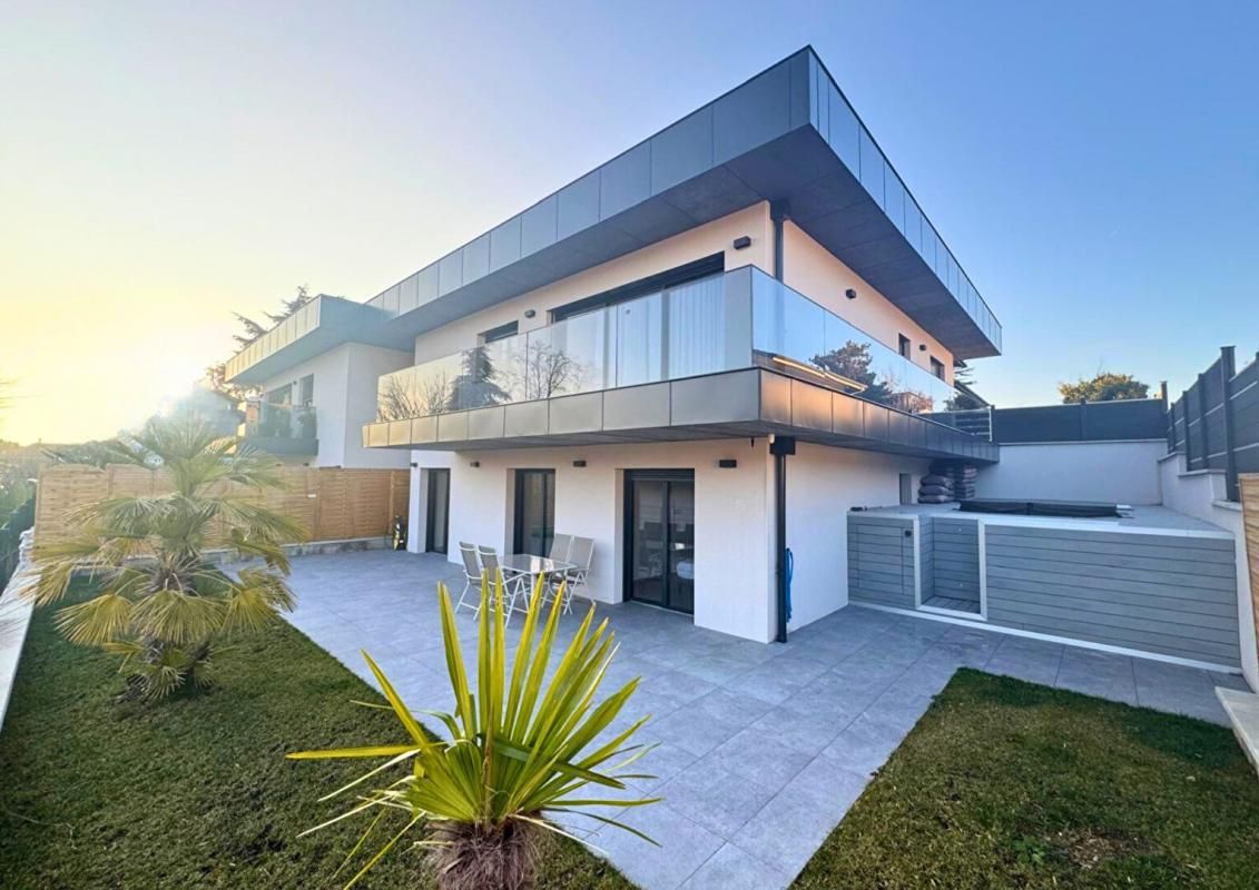 Exclusivité THONON Ouest Villa T5 150 m2 garage stationnements (74200)