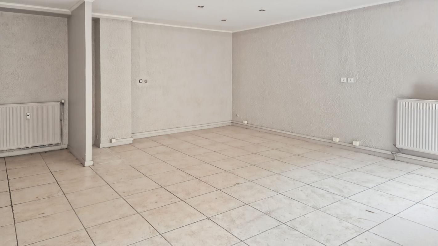 AVIGNON 84000 AVIGNON - MURS COMMERCIAUX LIBRES, LOCAL 38 m² 2