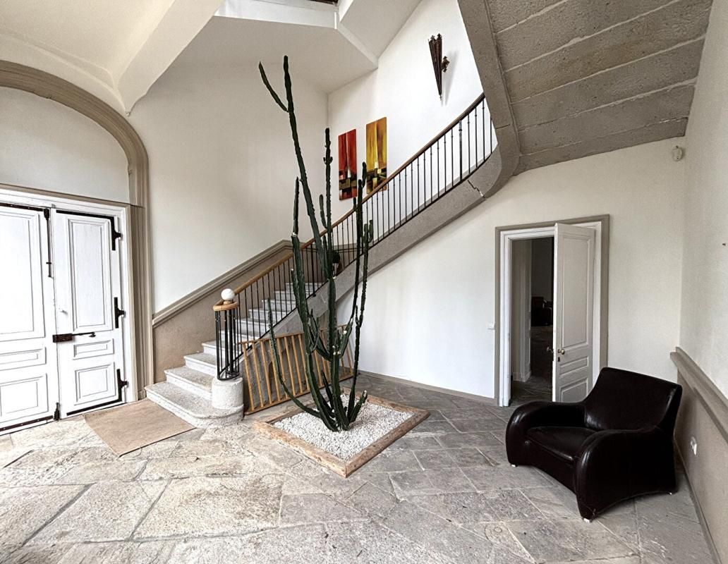 LA TALAUDIERE LA TALAUDIERE 42350 Propriété dans une maison de maitre Appartement 454m² 4 chambres 3