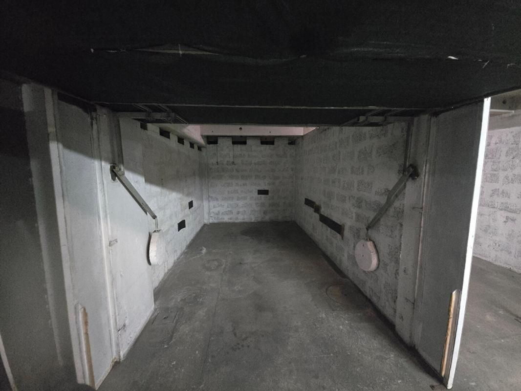 AVIGNON Parking / box  14 m2 2