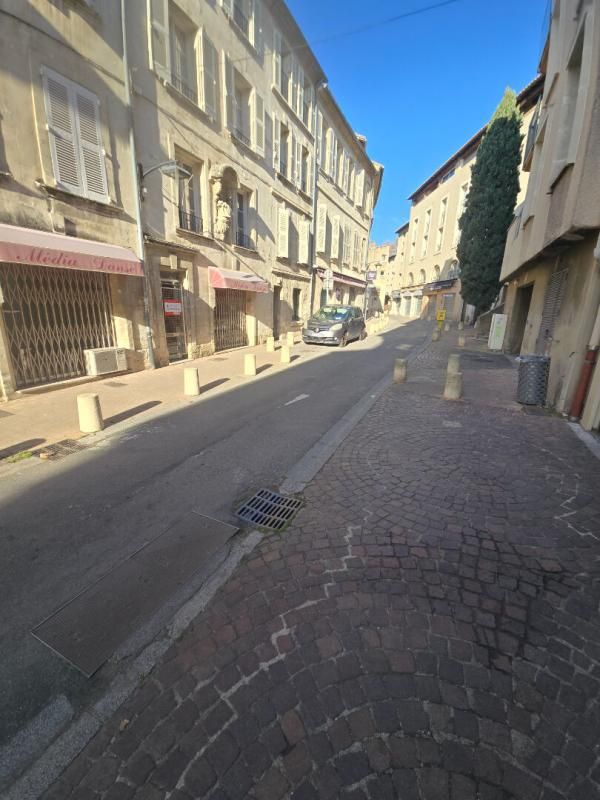 AVIGNON Parking / box  14 m2 3