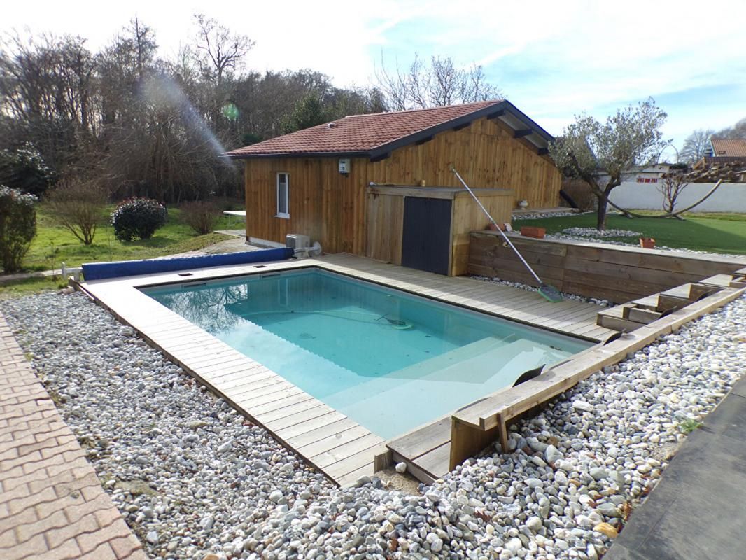 SAINT-VINCENT-DE-TYROSSE Maison de 6 pieces + dépendance 195m² 2