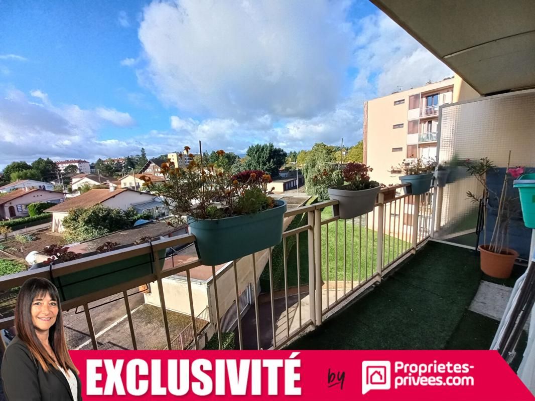 RIORGES Riorges T3 avec vue dégagée et  balcons 2