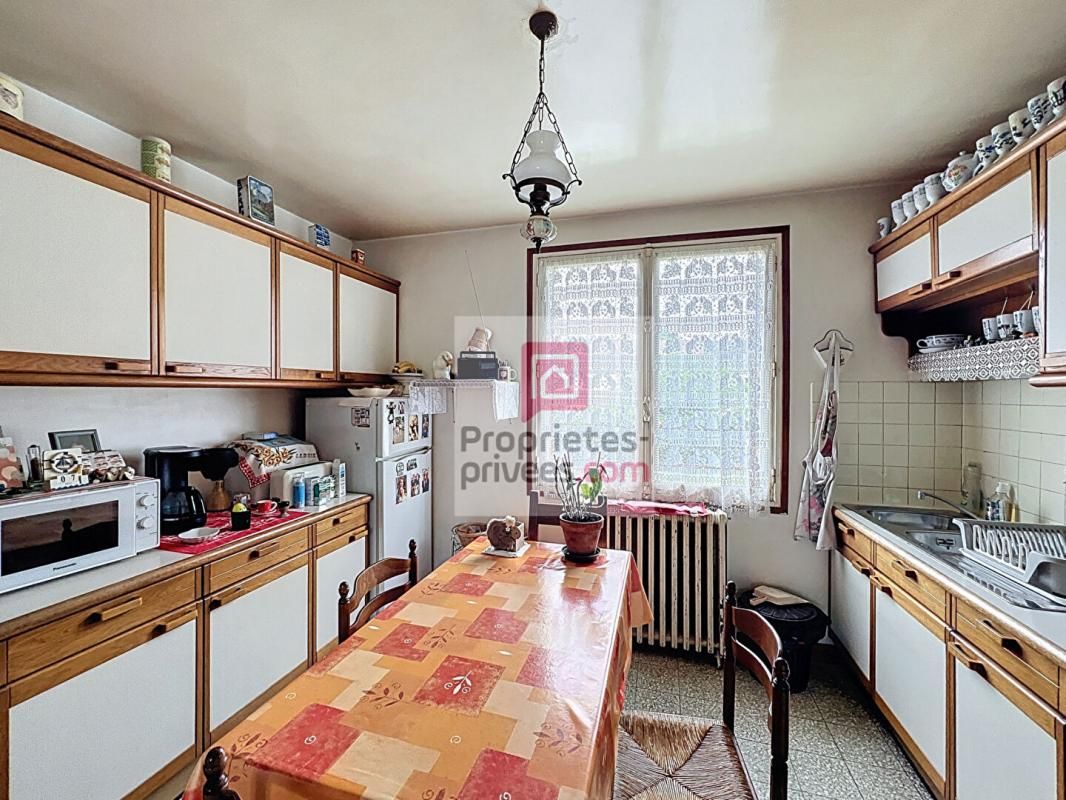 LE PERRAY-EN-YVELINES Maison 4 chambres sur sous-sol 3