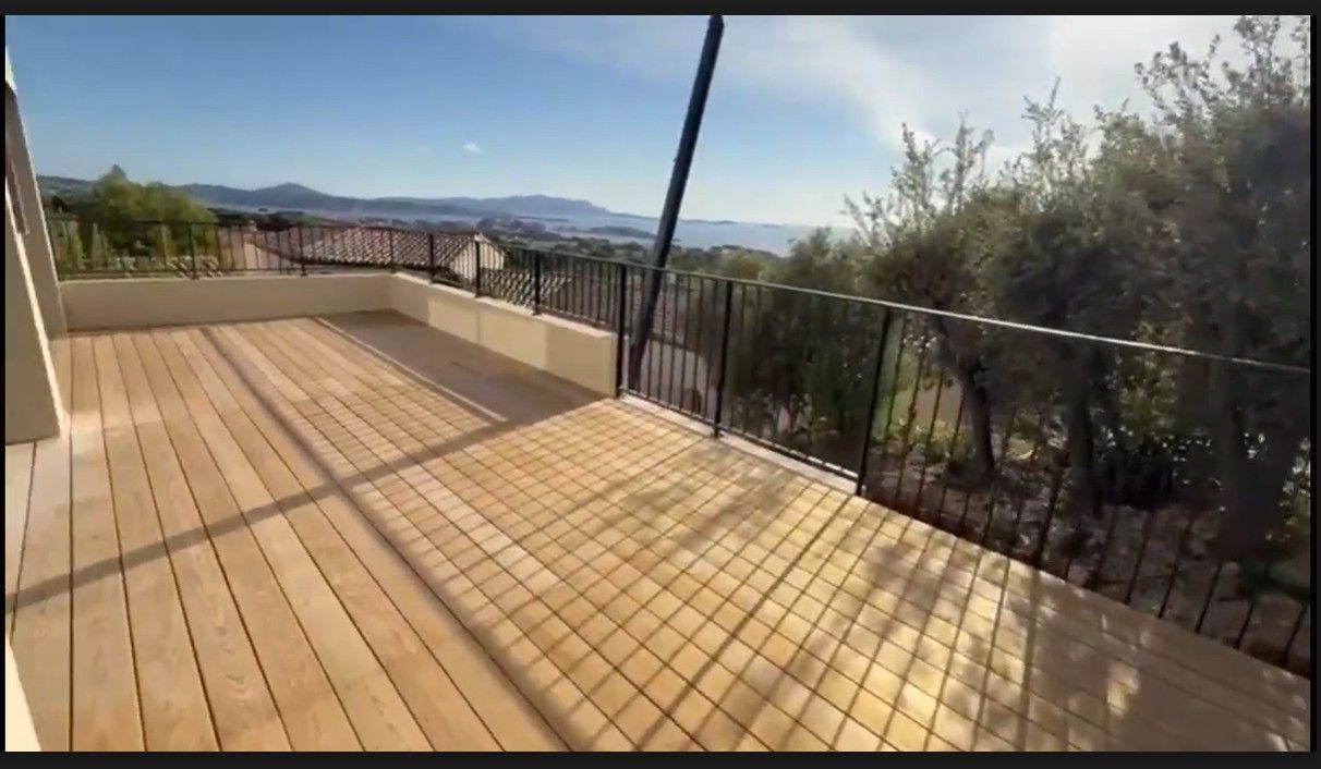 BANDOL Nouveau, Bandol, villa récente de haut niveau de prestations, avec vue panoramique sur la baie 2