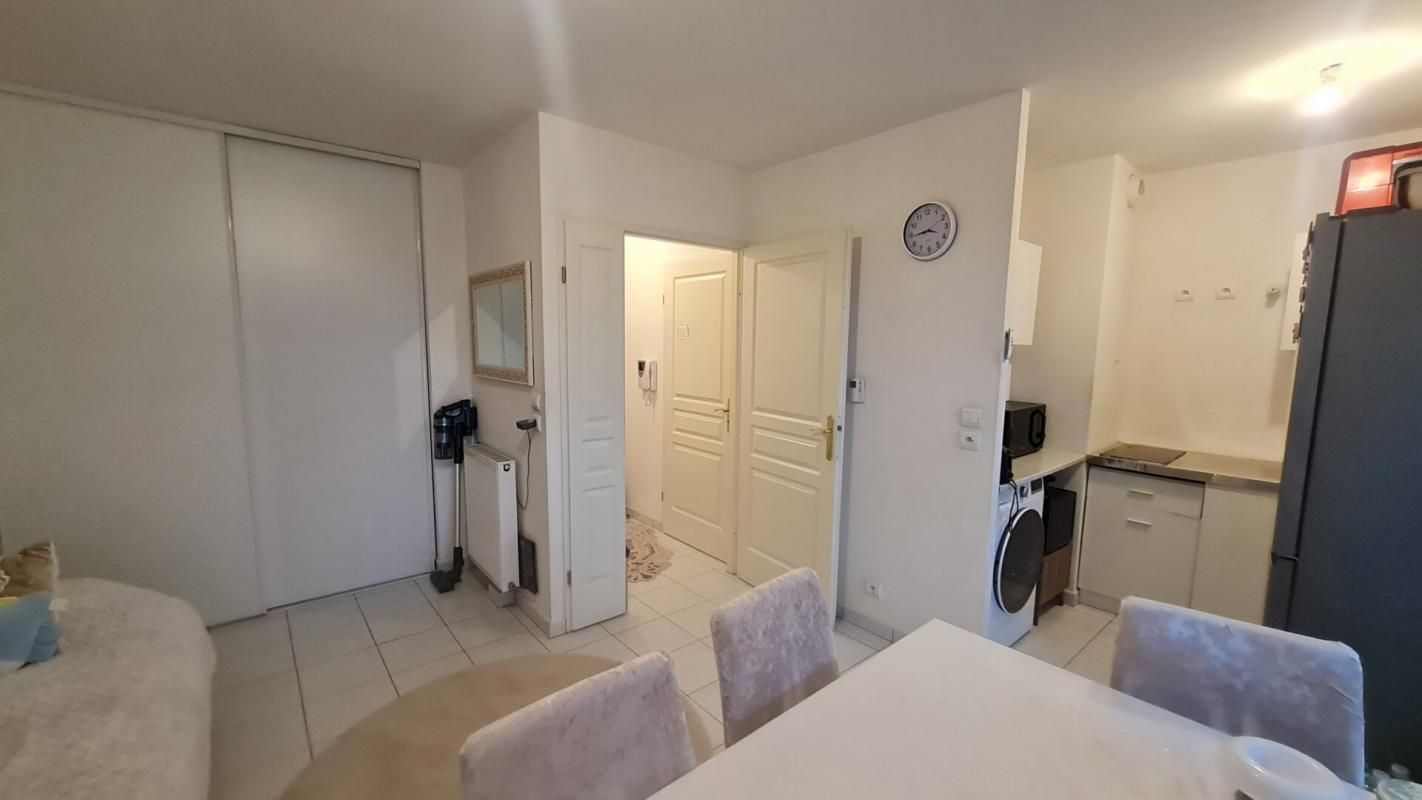 SAINT-OUEN-L'AUMONE Appartement 1 pièce(s) 28.60 m2 3