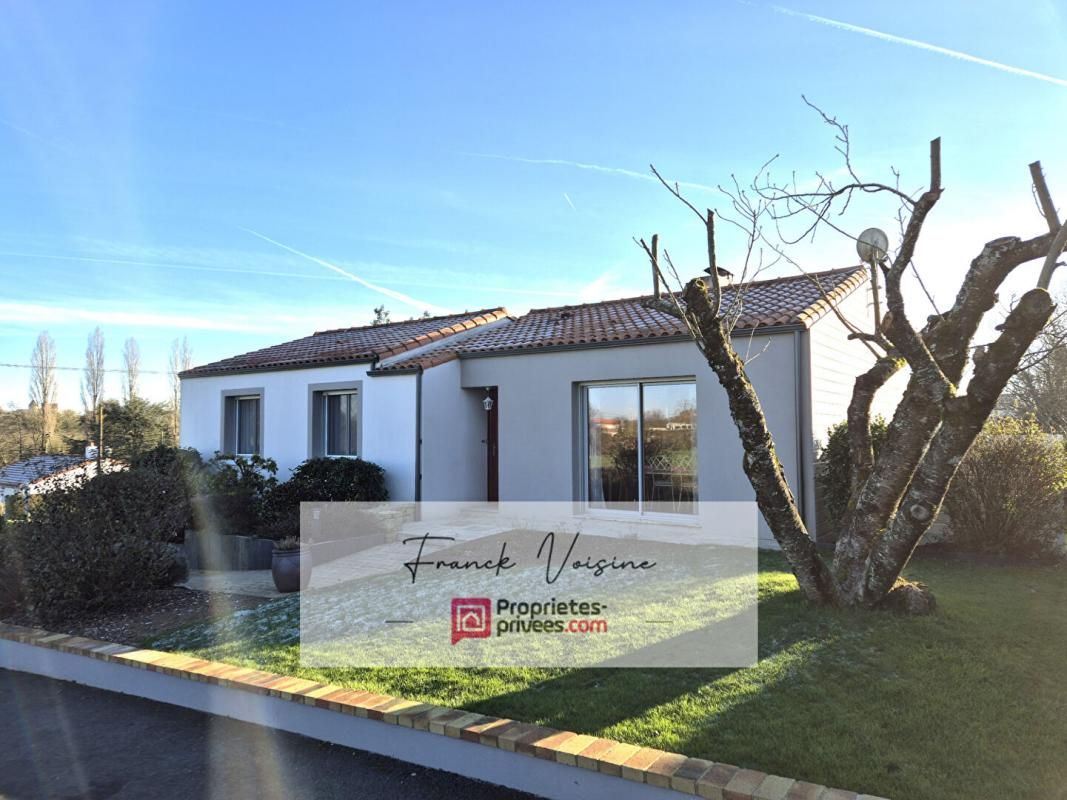 LES HERBIERS A VENDRE aux Herbiers Maison avec 4 chambres sur un terrain de 1238 m2 env 2