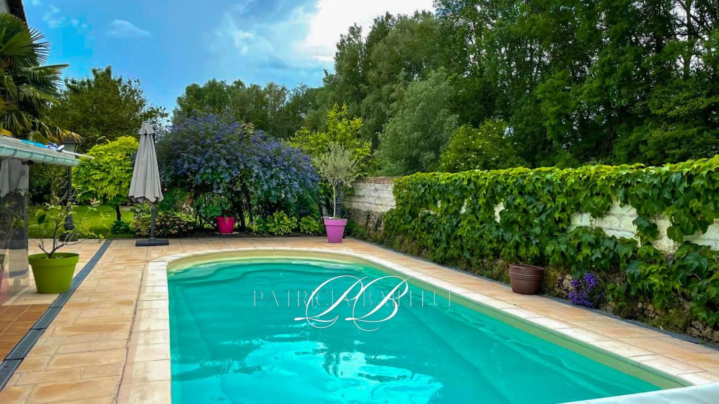SENS Maison  T5  avec grange ,piscine sur un terrain de 948m2 2