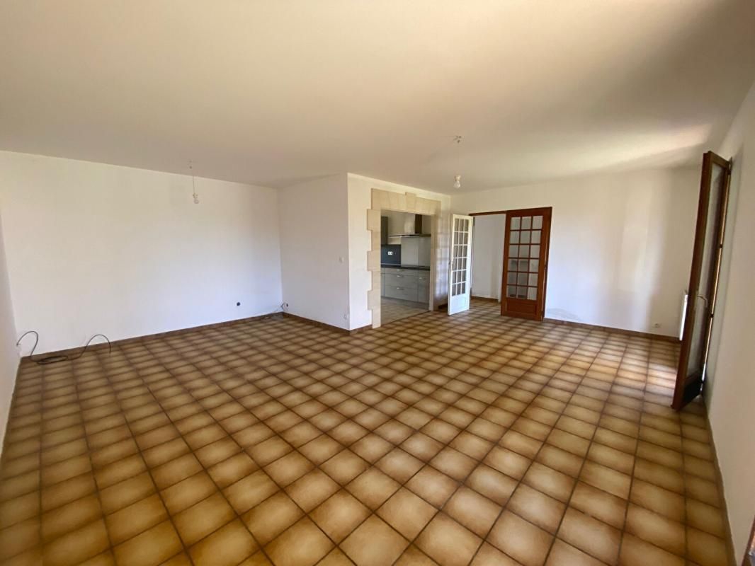 JONZAC EXCLUSIVITÉ Maison 6 pièces 136 m2 à SAINT SIMON DE BORDES 2