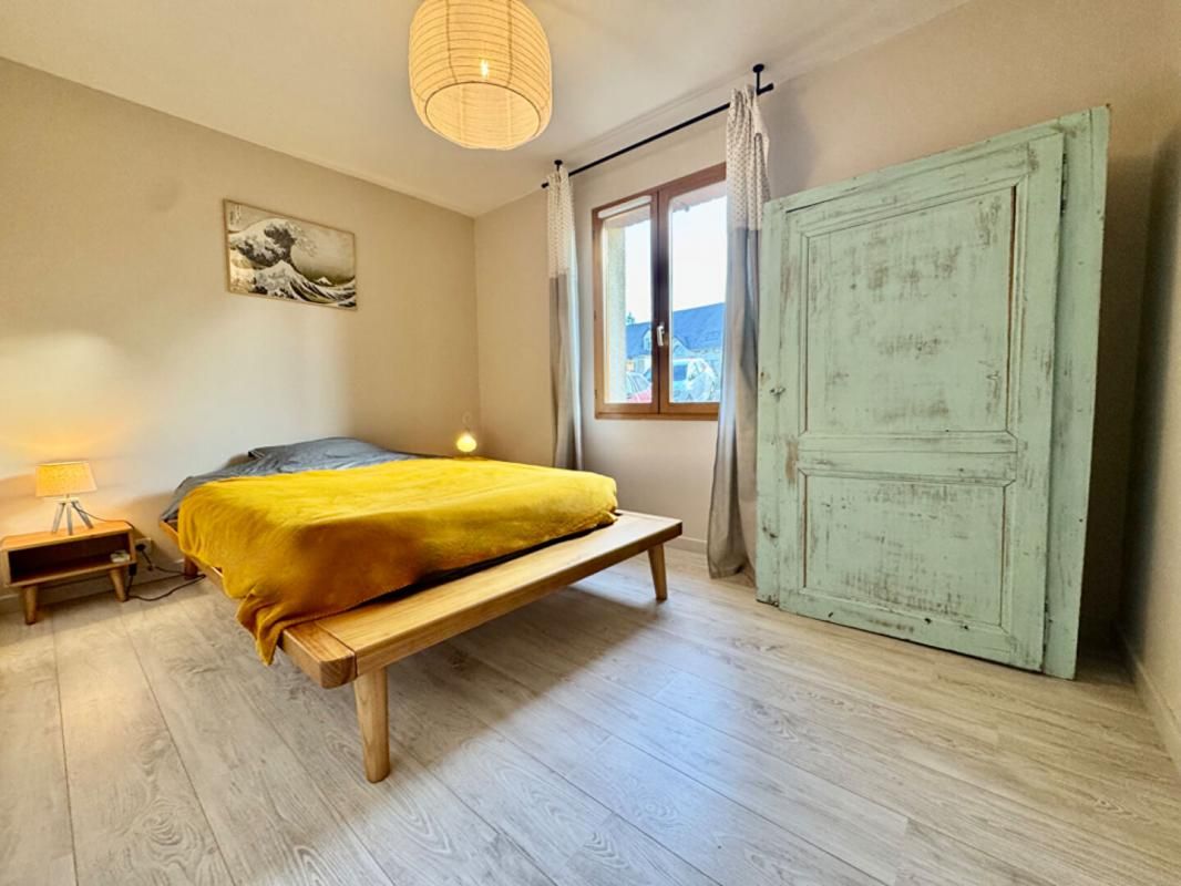ALLONVILLE Pavillon de 210m2 sur une parcelle de 2443m2, 6 chambres et un bureau , 2 salles de bains 5mn d'Amiens 4