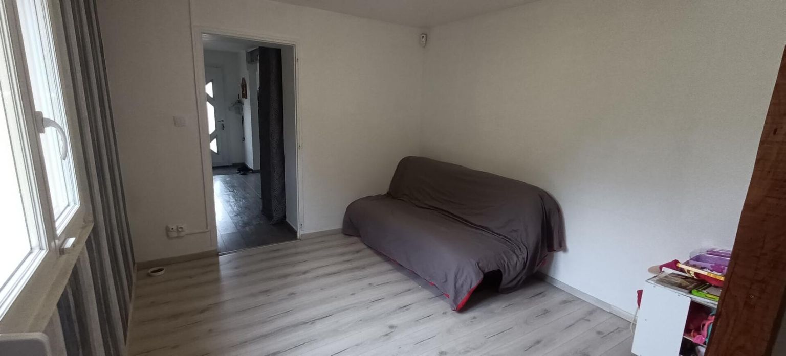 CHAOURCE Maison familiale avec nombreuses dépendances 4