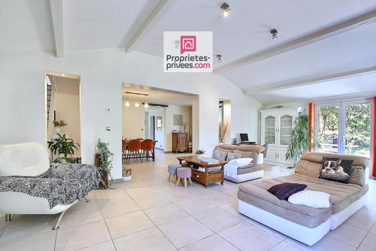 JOUQUES Superbe maison T7-8 avec piscine sur grand terrain 3