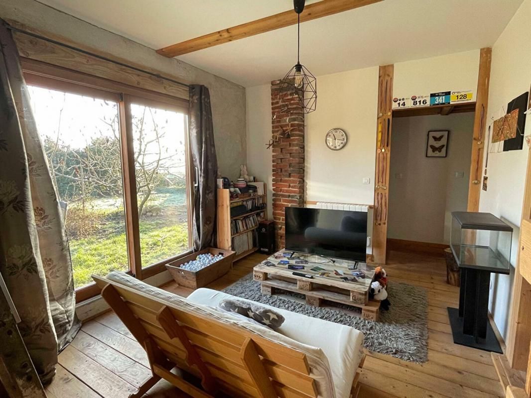 MARCILLY-LE-CHATEL Maison Marcilly Le Chatel 6 pièces 169 m2 3